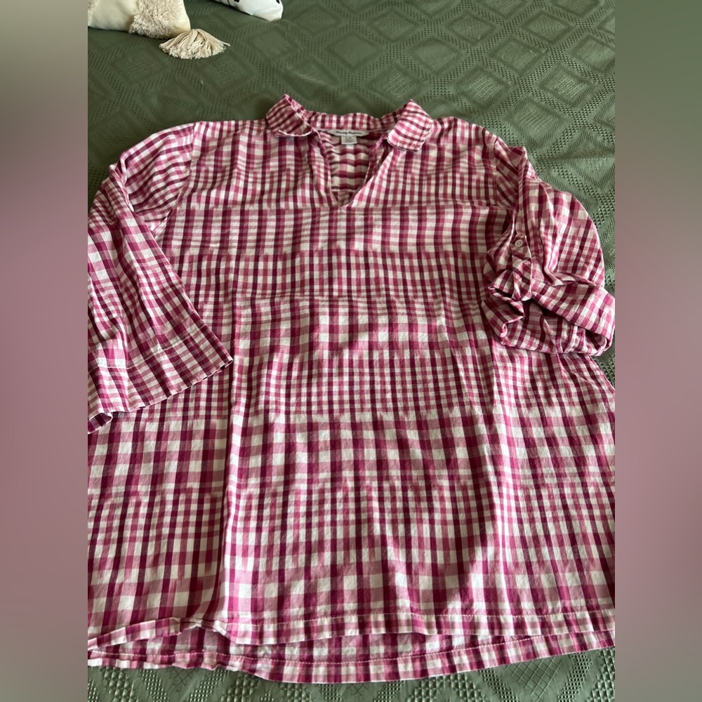 Tommy Bahama women’s Ikat me not popover top, large.